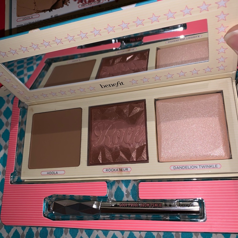 Benefit pretty in USA Blush,bronzer&Brows palette